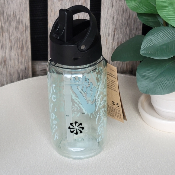 NWT Nike Renew Recharge Chug 16oz Graphic Aqua Water Bottle - Picture 4 of 8